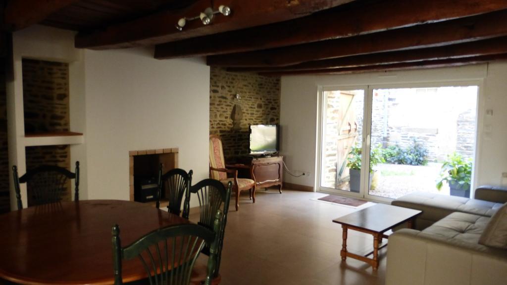 Gite Notre Dame Pontorson Room photo